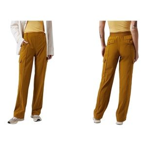 Athleta Vienna Cargo Pant in Brass Yellow with Pockets Size 10 NWTs